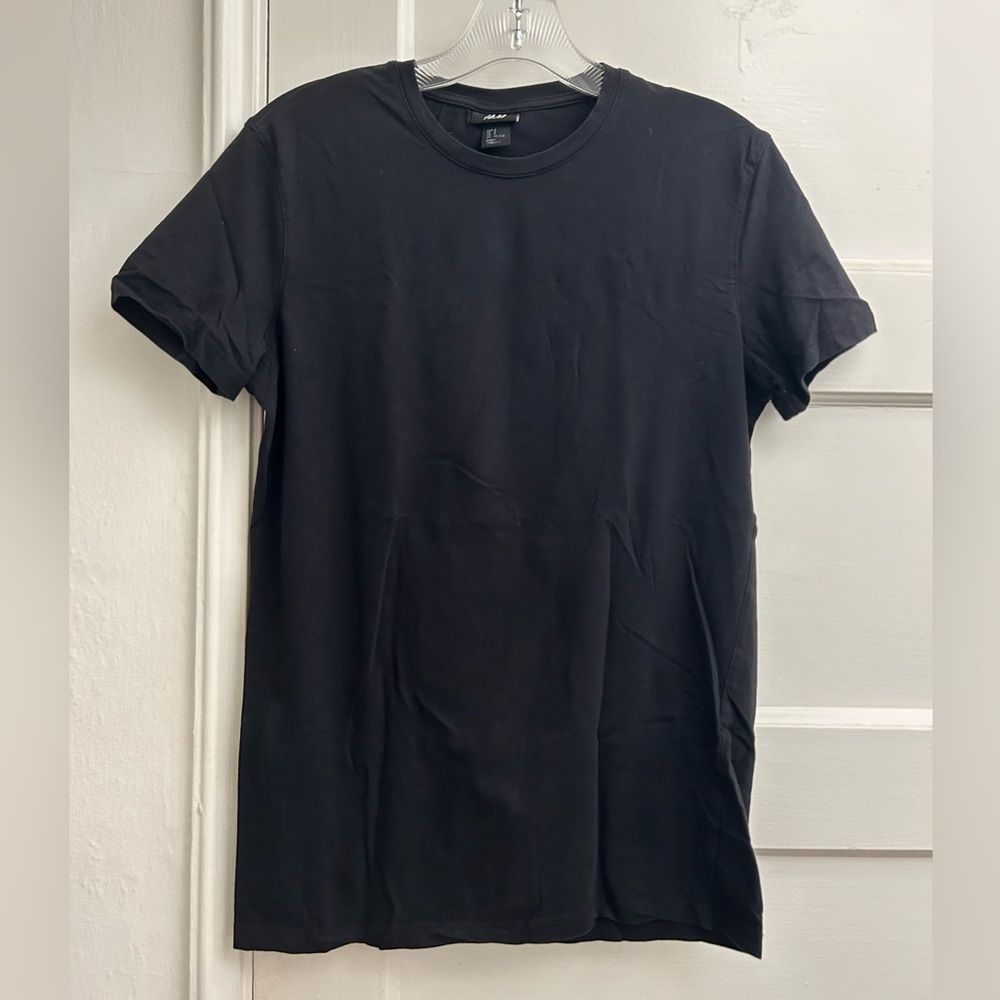 Plain black short sleeve t shirt
